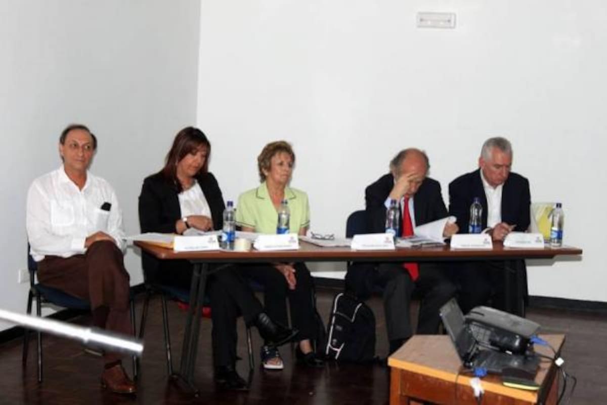 De izquierda a derecha: Álvaro Beltrán Pinzón,moderador, María Victoria Duque,subdirectora Razón Pública.com, Cecilia Reyes de León,presidenta Fundación Participar, Manuel Rodríguez, exministro de Ambiente, Steve Kesler, CEO Greystar.(Foto: Nelson Díaz / VANGUARDIA LIBERAL)