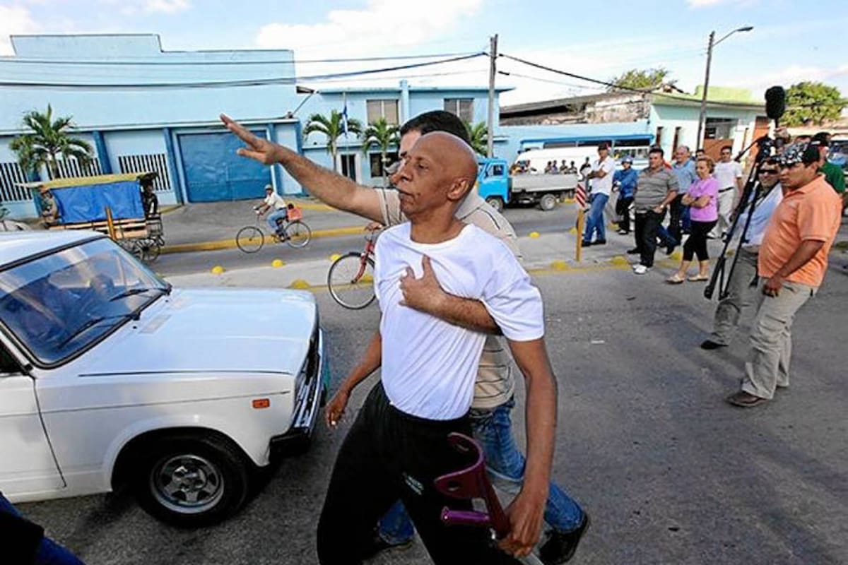 Guillermo Fariñas y otros 50 cubanos detenidos en funeral de Payá (Foto: Afp/ VANGUARDIA LIBERAL)