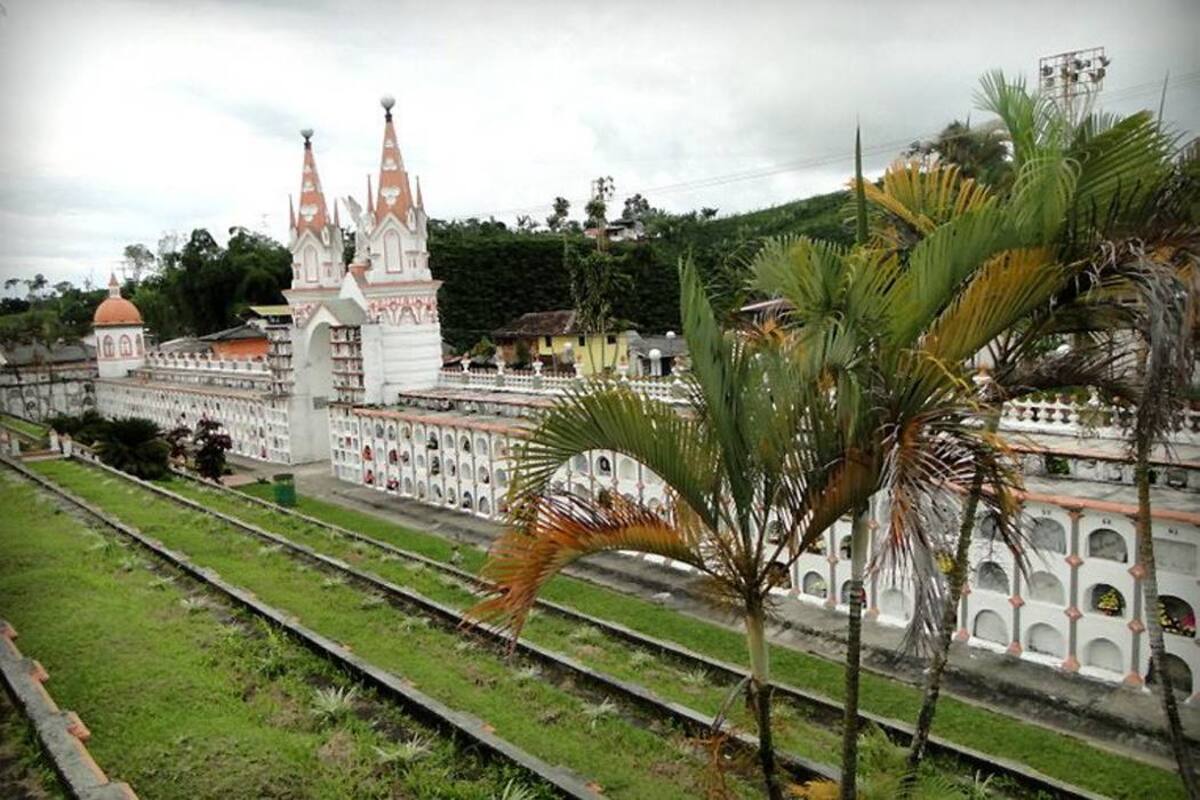 El cementerio Jesús María Estrada de Marsella, Risaralda, tiene el mayor número de cuerpos sin identificar en el país. (Foto: Archivo/ VANGUARDIA LIBERAL)