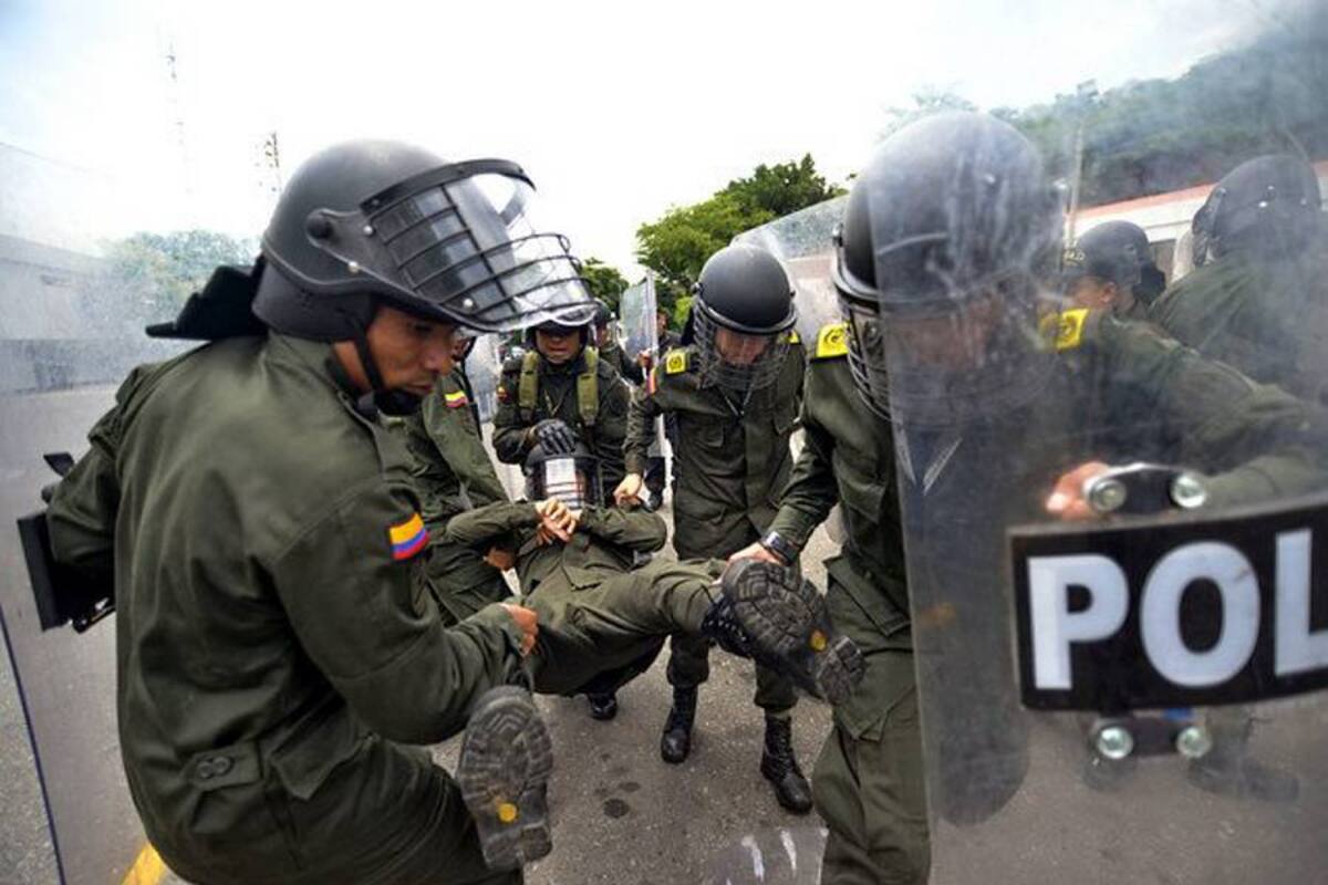 Policía denuncia agresión con químicos en Suaza, Huila (Foto: Colprensa/ VANGUARDIA LIBERAL)