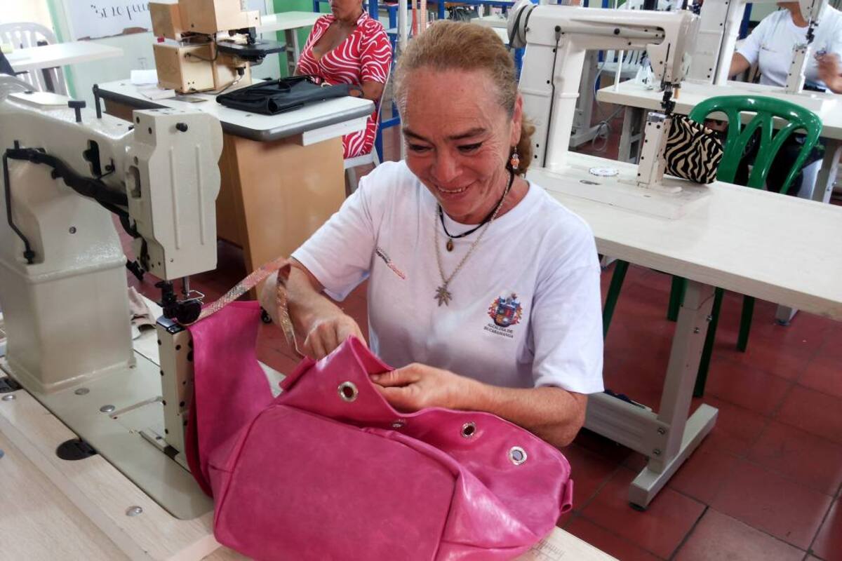 Con una microempresa, 36 extrabajadoras sexuales de Bucaramanga cambiaron su vida (Foto: Luis Cárdenas/VANGUARDIA LIBERAL)