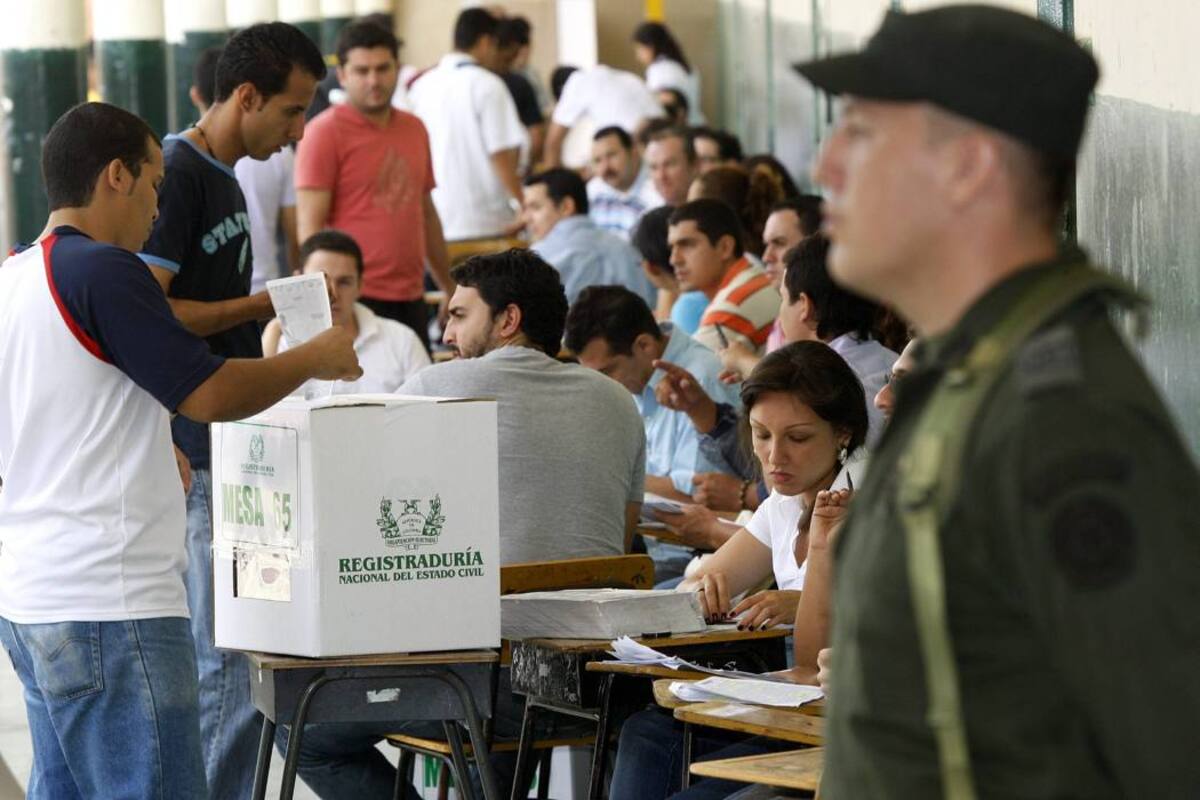 Así fue la apertura de las mesas de votación para el plebiscito en Bucaramanga (Foto: Archivo / VANGUARDIA LIBERAL)