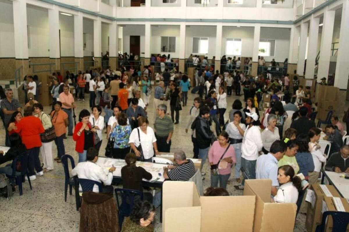 Así votaron los bumangueses (Foto: César Flórez/VANGUARDIA LIBERAL)