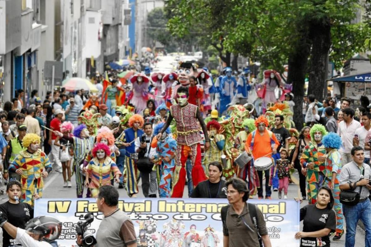 Así se gozó el primer día de teatro callejero (Foto: Nélson Díaz/VANGUARDIA LIBERAL)