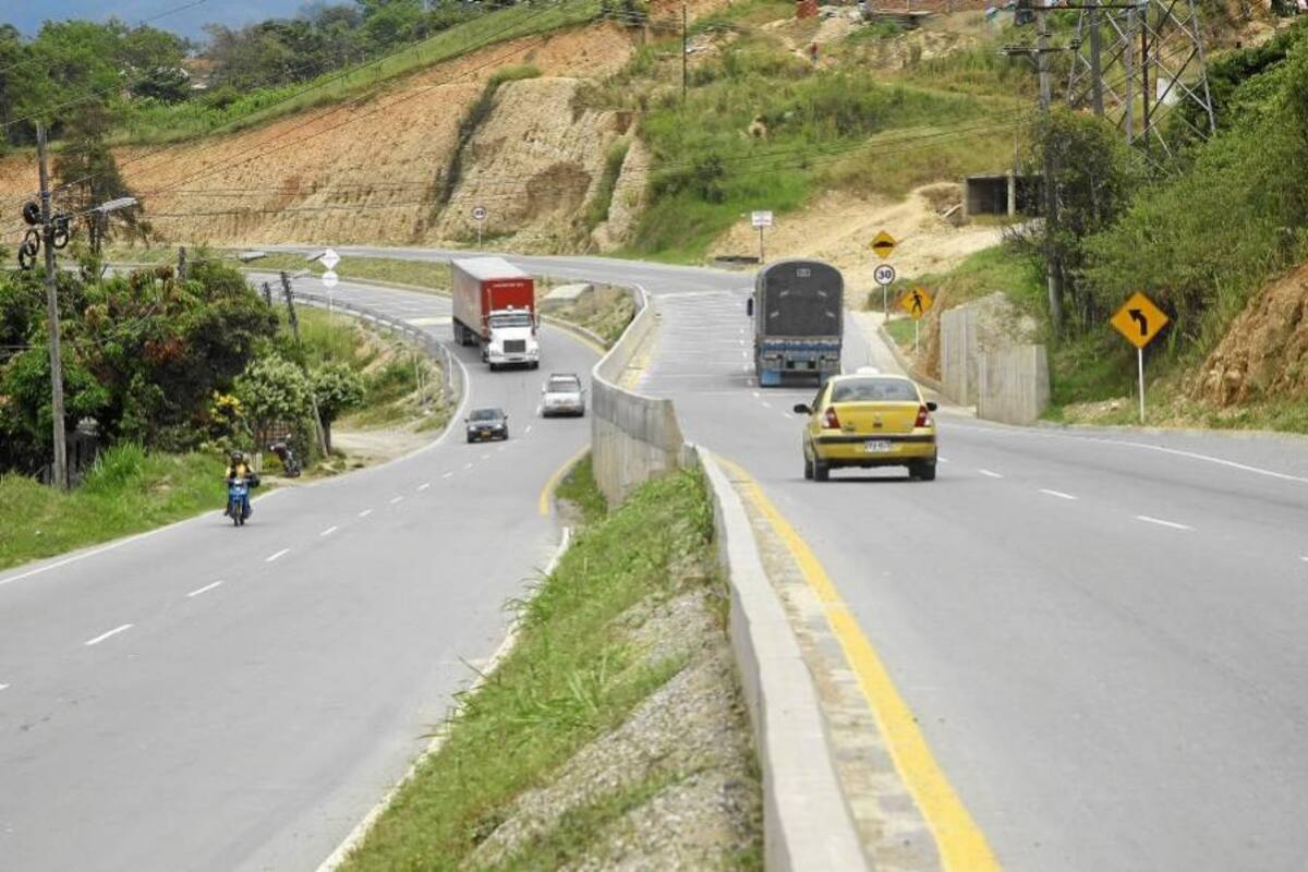 Por carrera ciclística y simulacro estará cerrada la vía Bucaramanga a la Costa (Foto: Archivo/VANGUARDIA LIBERAL)