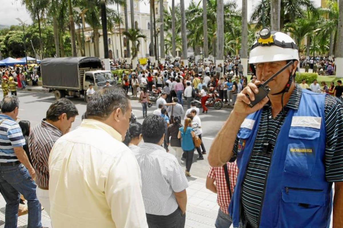 “Aprendimos a no correrle a los sismos”: Bumangueses (Foto: CÉSAR FLÓREZ/VANGUARDIA LIBERAL)