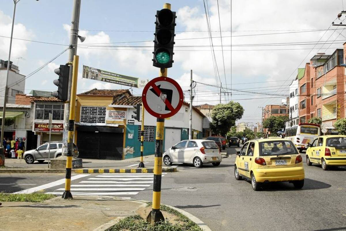Desde este jueves habrá sanciones por infringir cruces prohibidos en Bucaramanga (Foto: Archivo/VANGUARDIA LIBERAL)