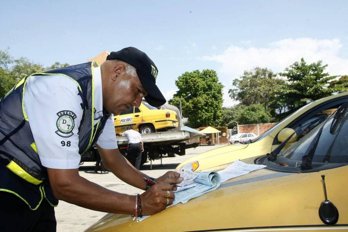 Cambiaron los costos de trámites ante la Dirección de Tránsito de Bucaramanga (Foto: Archivo/VANGUARDIA LIBERAL)