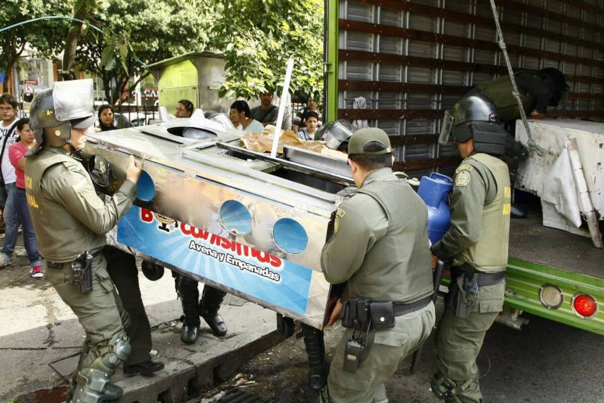 Operativos contra ventas informales en Bucaramanga también serán nocturnos (Foto: Archivo/VANGUARDIA LIBERAL)