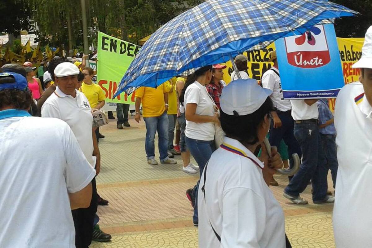 En relativa calma finalizó la marcha del Día del Trabajo en Bucaramanga (Foto: Diana León/VANGUARDIA LIBERAL)