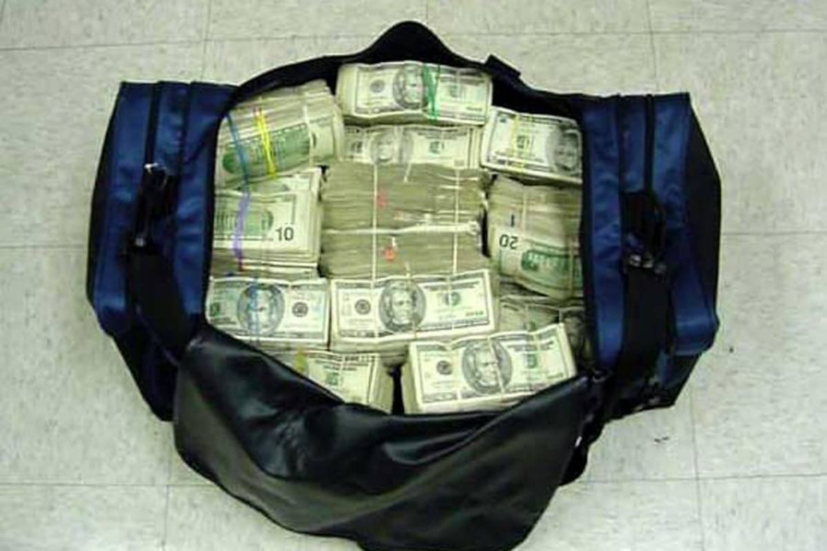 El 3 de diciembre de 2010 Velasco Herrera, fue capturado en el aeropuerto 'Alfonso Bonilla' de Cali con 346.000 dólares y 96 millones de pesos en efectivo. (Foto: Archivo/VANGUARDIA LIBERAL)