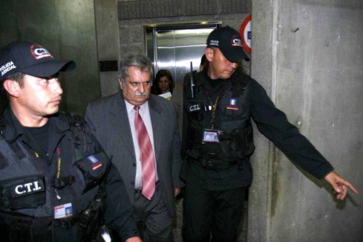 Además de uniformados, con estas acciones fueron vinculados empresarios que también afrontan procesos abiertos por la Fiscalía. (Foto: Colprensa/ VANGUARDIA LIBERAL)