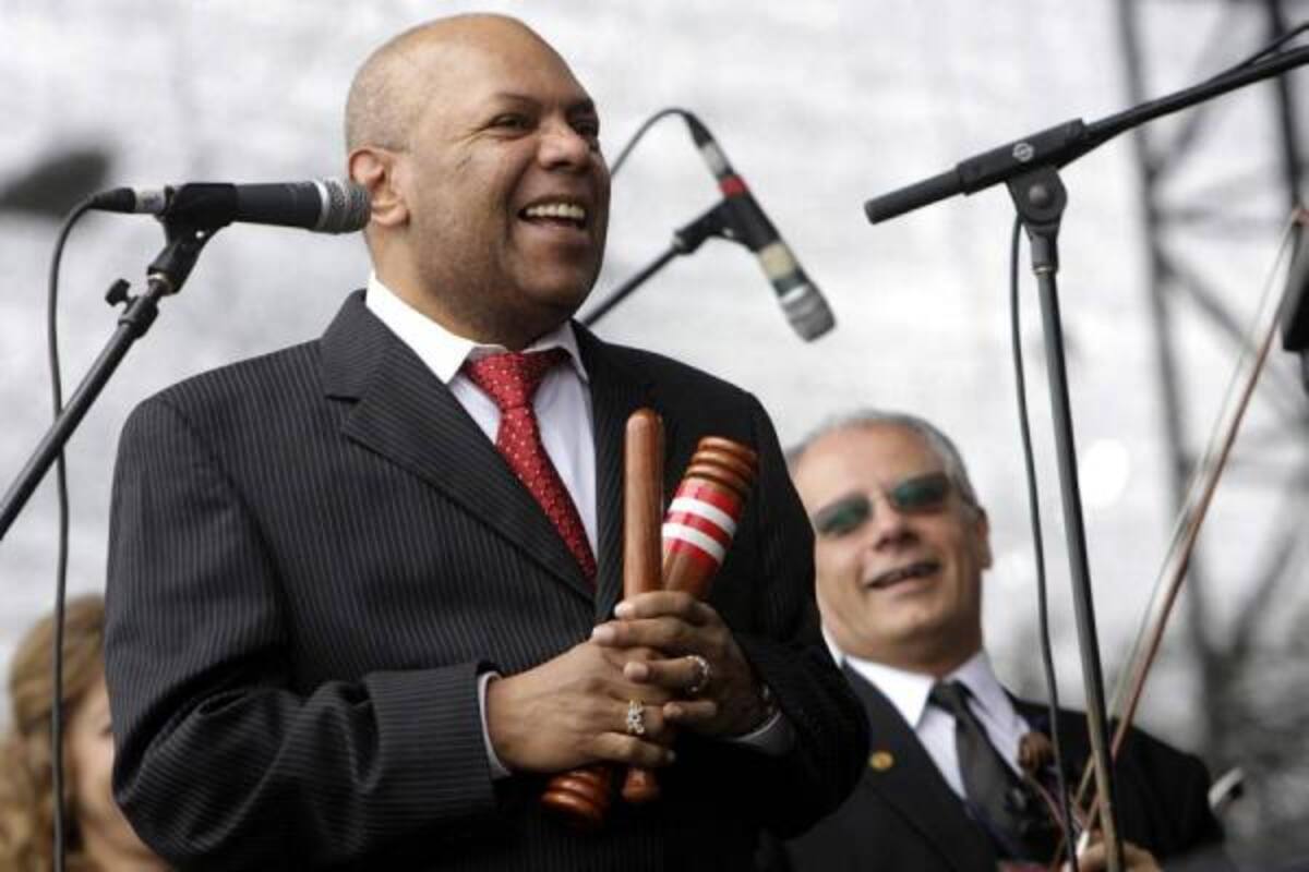 El artista continuó con la temática de 'Rebelión' en la grabación de 'Blanco y negro', incluida en su álbum para Sony 'Deja que te cante,' del año 1997.(Foto: Archivo/VANGUARDIA LIBERAL)
