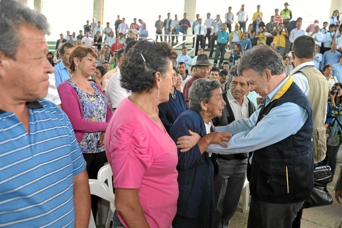 El Presidente Juan Manuel Santos afirmó que la vía Los Curos-Málaga, vital para el desarrollo de la región de García Rovira, estará en operación en el 2014, antes de terminar su Gobierno. (Foto: Suministrada/ VANGUARDIA LIBERAL)