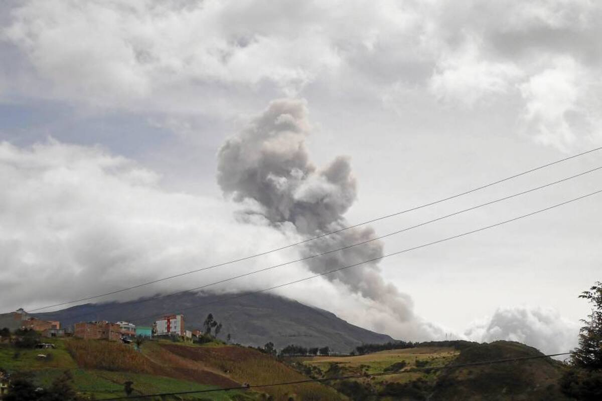 Vigilan al Galeras tras expulsión de ceniza (Foto: Colprensa/VANGUARDIA LIBERAL)