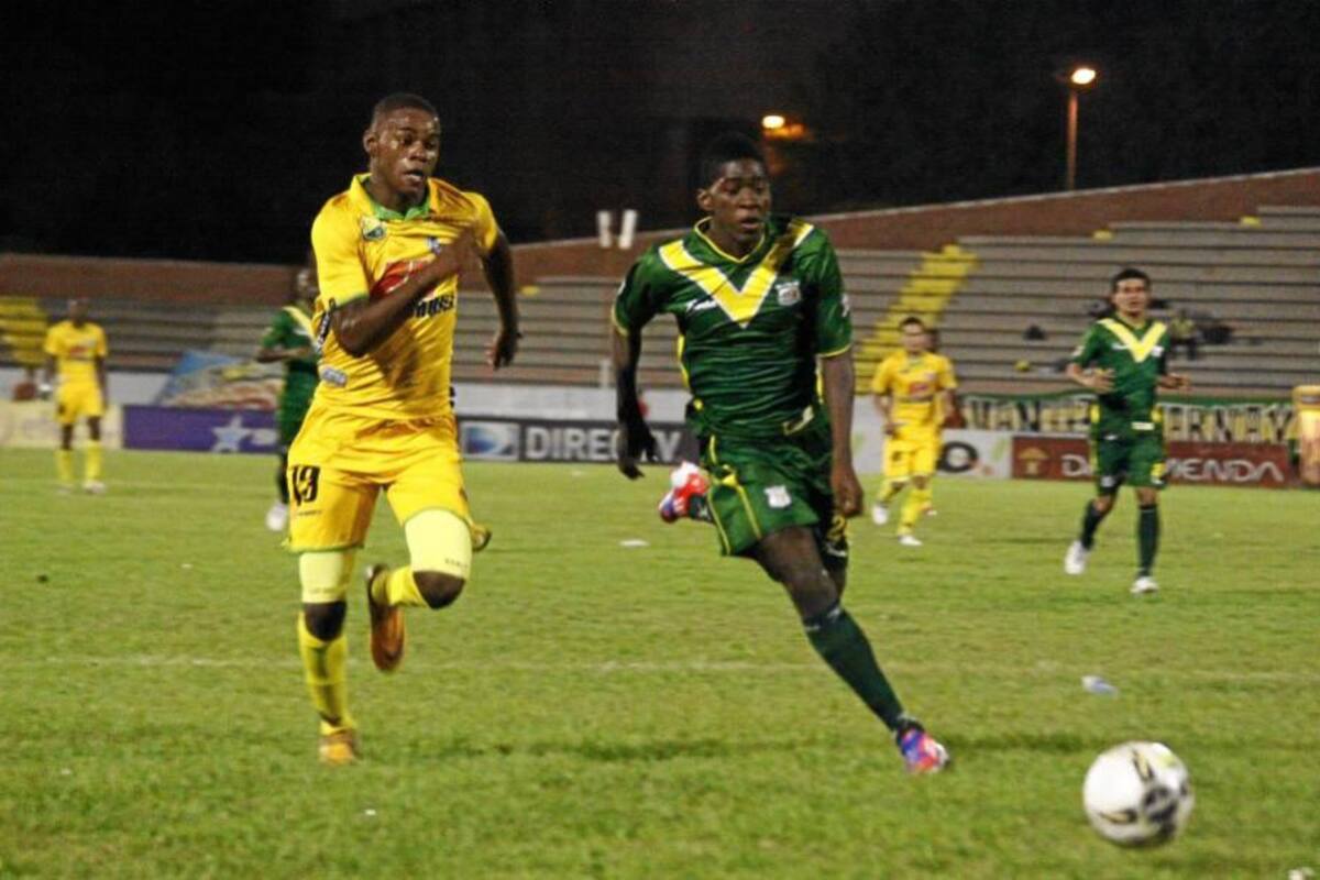 ¡Atlético Huila nada que gana! (Foto: Colprensa/VANGUARDIA LIBERAL)