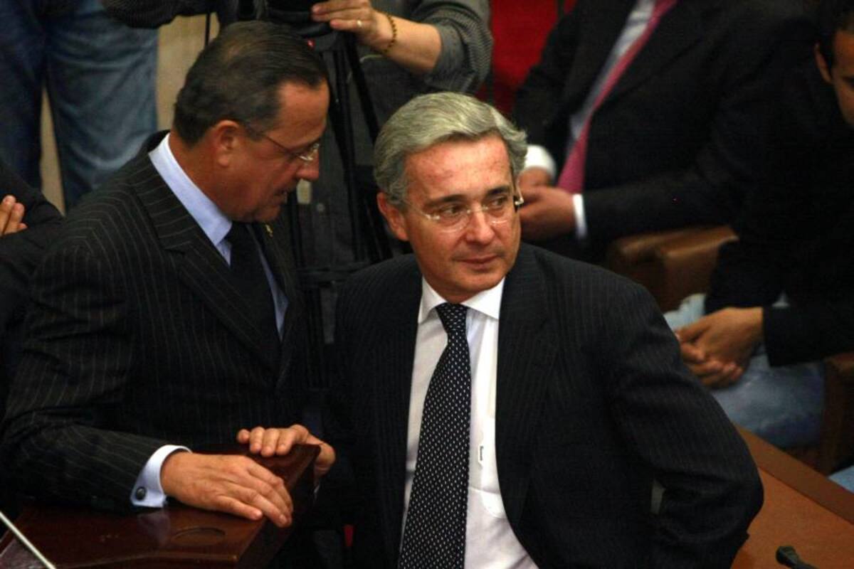 La renuncia se presentó horas después de que Uribe anunciara que mañana, durante su declaración ante la comisión, revelará detalles de "una venganza criminal" que hay en contra a su gestión como Presidente. (Foto: Archivo/VANGUARDIA LIBERAL)