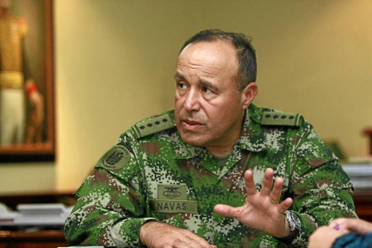 Entrevista: General Alejandro Navas empuña su espada de honor (Foto: Archivo/VANGUARDIA LIBERAL)