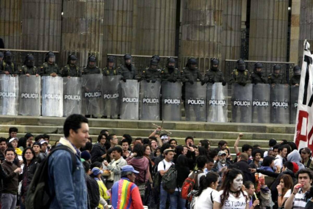 Los estudiantes se mantienen en su posición de continuar con el paro hasta tanto la ministra retire el proyecto de ley del Congreso. (Foto: Colprensa/VANGUARDIA LIBERAL)