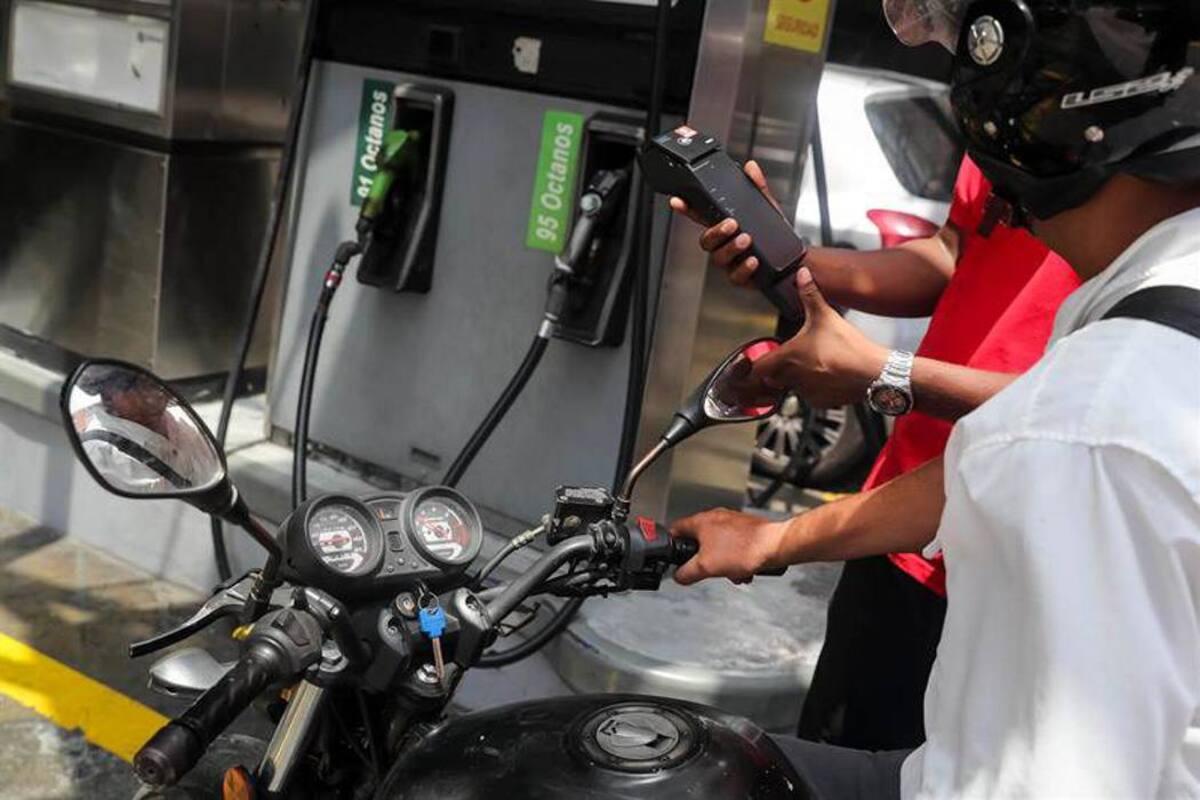 Comienzan instalación en Caracas de nuevo sistema para el cobro de gasolina (Foto: EFE / VANGUARDIA )