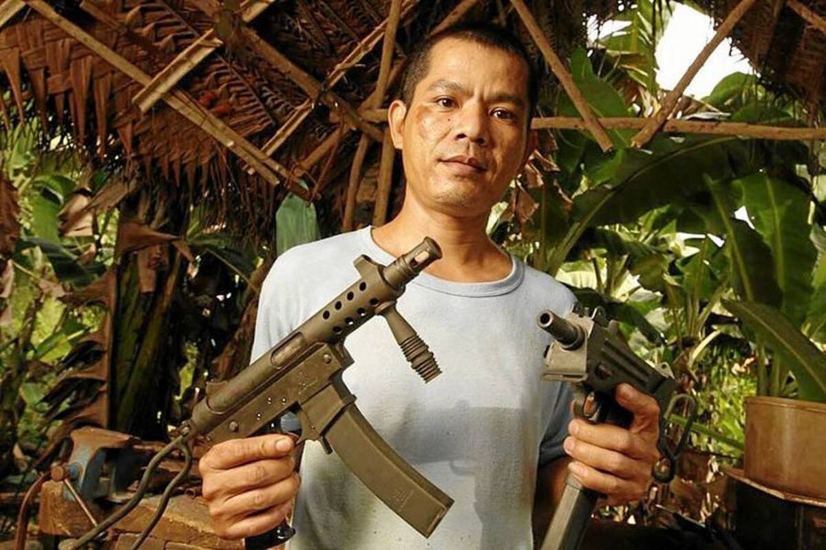 Los filipinos van en familia a comprar pistolas y rifles (Foto: Tomado de Internet/VANGUARDIA LIBERAL)