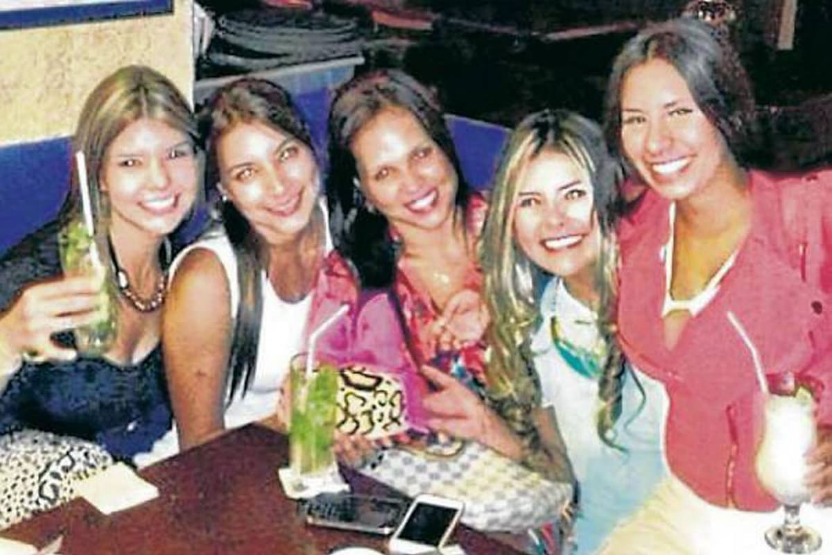 De izquiera a derecha, Adriana Sanabria, Diana Carolina Castellanos, Valentina Mantilla, Deisy Dayán Burgos y Laura Ayala Celis. (Foto: Tomada de Internet/VANGUARDIA LIBERAL)