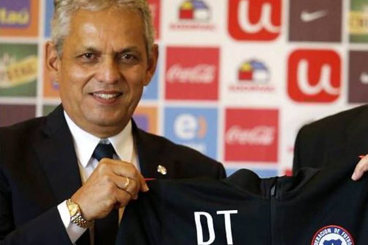 El colombiano Reinaldo Rueda fue presentado ayer de manera oficial como nuevo director técnico de la selección chilena de fútbol en Santiago (Chile). Rueda, de 60 años, fue oficializado el pasado 8 de enero por la federación chilena después de sella su desvinculación del Flamengo (Brasil). (Foto: EFE/ VANGUARDIA LIBERAL)