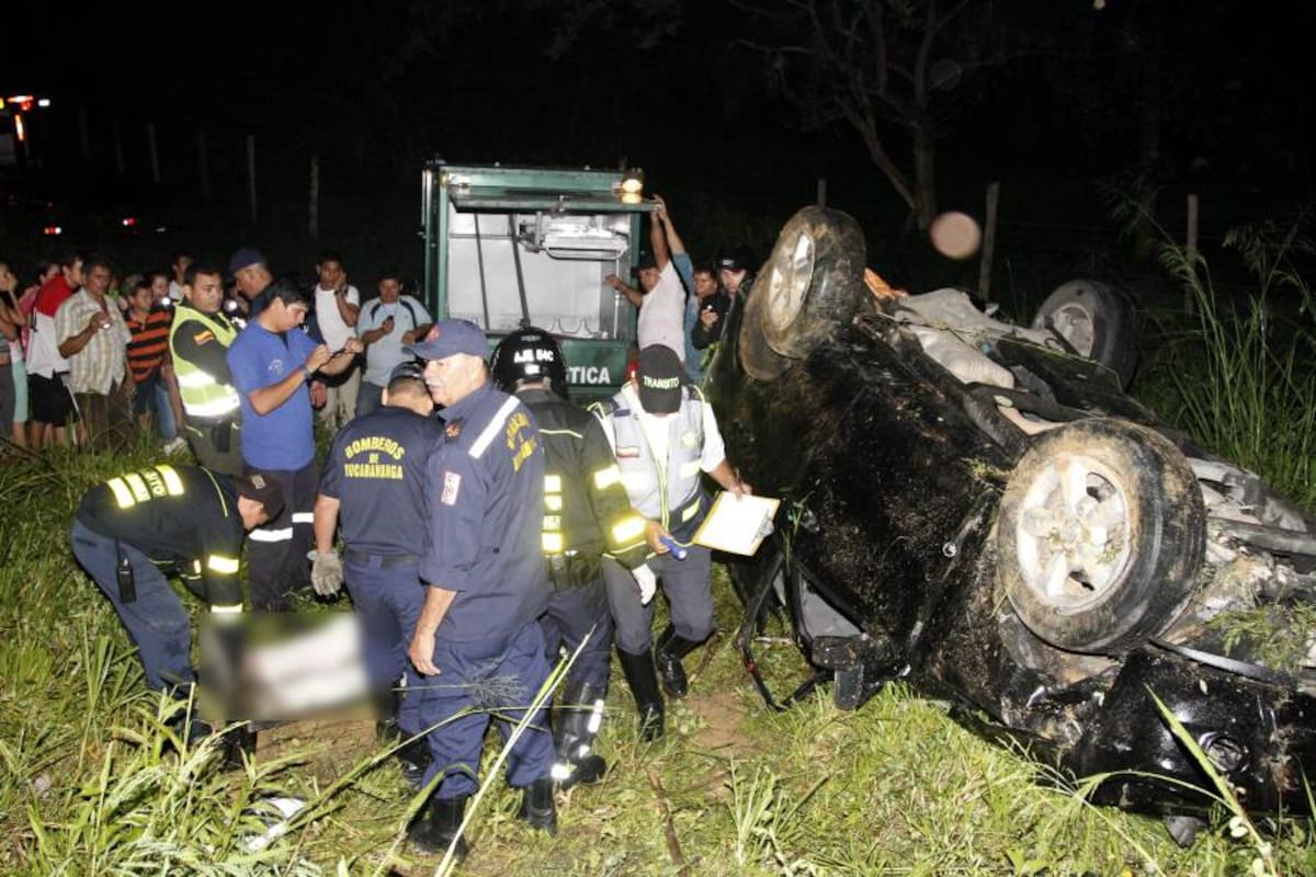 Conductor muere en Bucaramanga tras perder el control de su vehículo (Foto: Marco Valencia/VANGUARDIA LIBERAL)