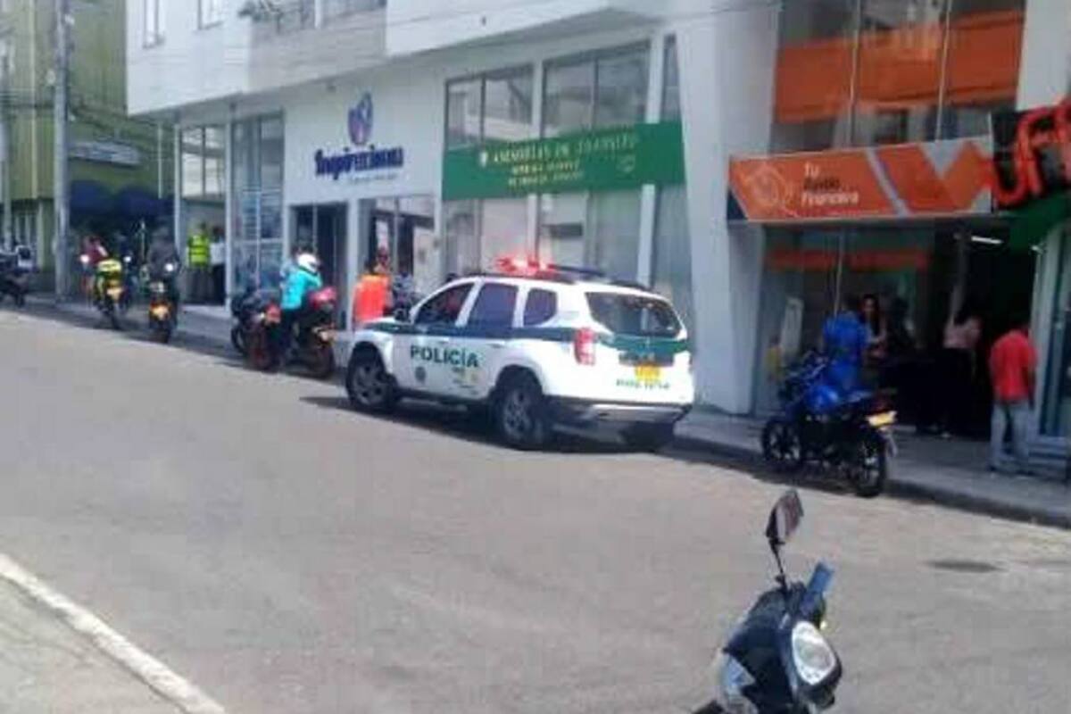 La víctima se movilizaba a pie cuando fue interceptado por los delincuentes al llegar a su negocio, ubicado en la calle 33 con carrera 23 de Bucaramanga. (Foto: Suministrada /VANGUARDIA LIBERAL)