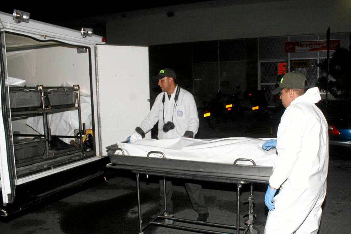 Encuentran el cuerpo sin vida de un hombre en pozo de la Clínica Comuneros (Foto: Marco Valencia/VANGUARDIA LIBERAL)