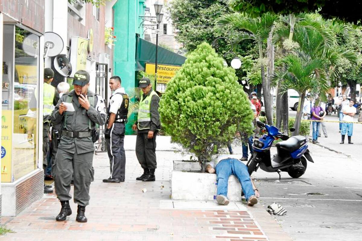El crimen de Mauricio Moreno Álvarez, ocurrido el pasado 17 de mayo en la calle 45 con 27A del barrio Sotomayor. (Foto: Julio Alvarado/ VANGUARDIA LIBERAL)