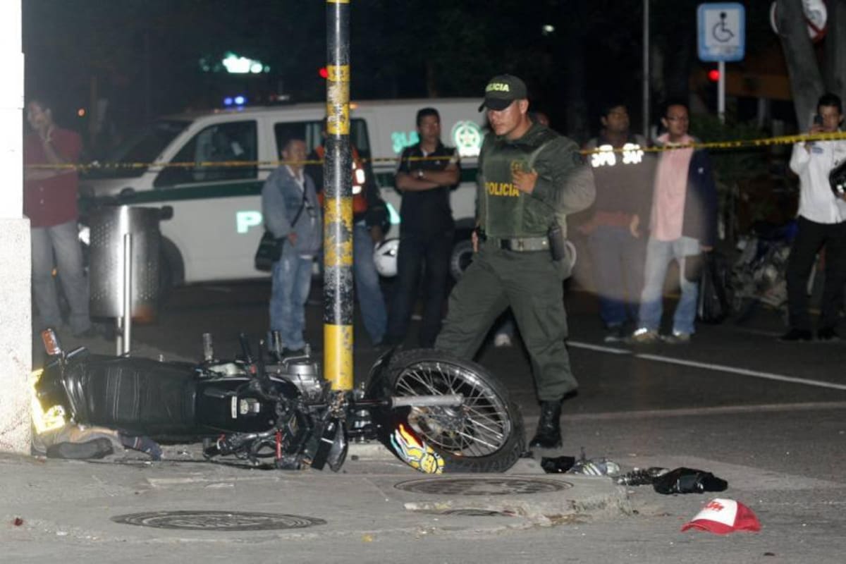 Trágico accidente en Bucaramanga dejó un motociclista muerto y otro herido (Foto: Marco Valencia/ Vanguardia Liberal)