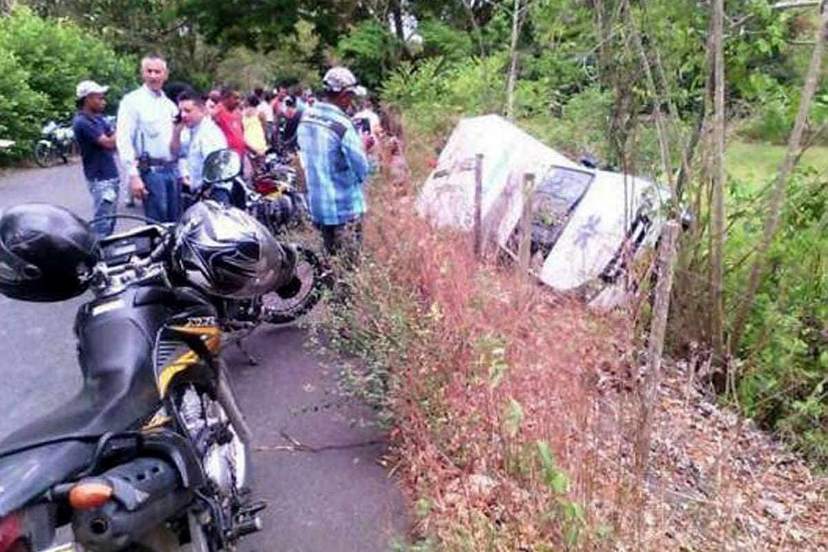 Ambulancia que llevaba niños del Icbf intoxicados se accidentó en Córdoba (Foto: Colprensa /VANGUARDIA LIBERAL)
