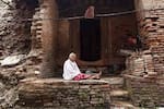La reconstrucción tras temblor en Nepal se ahoga en tensión política