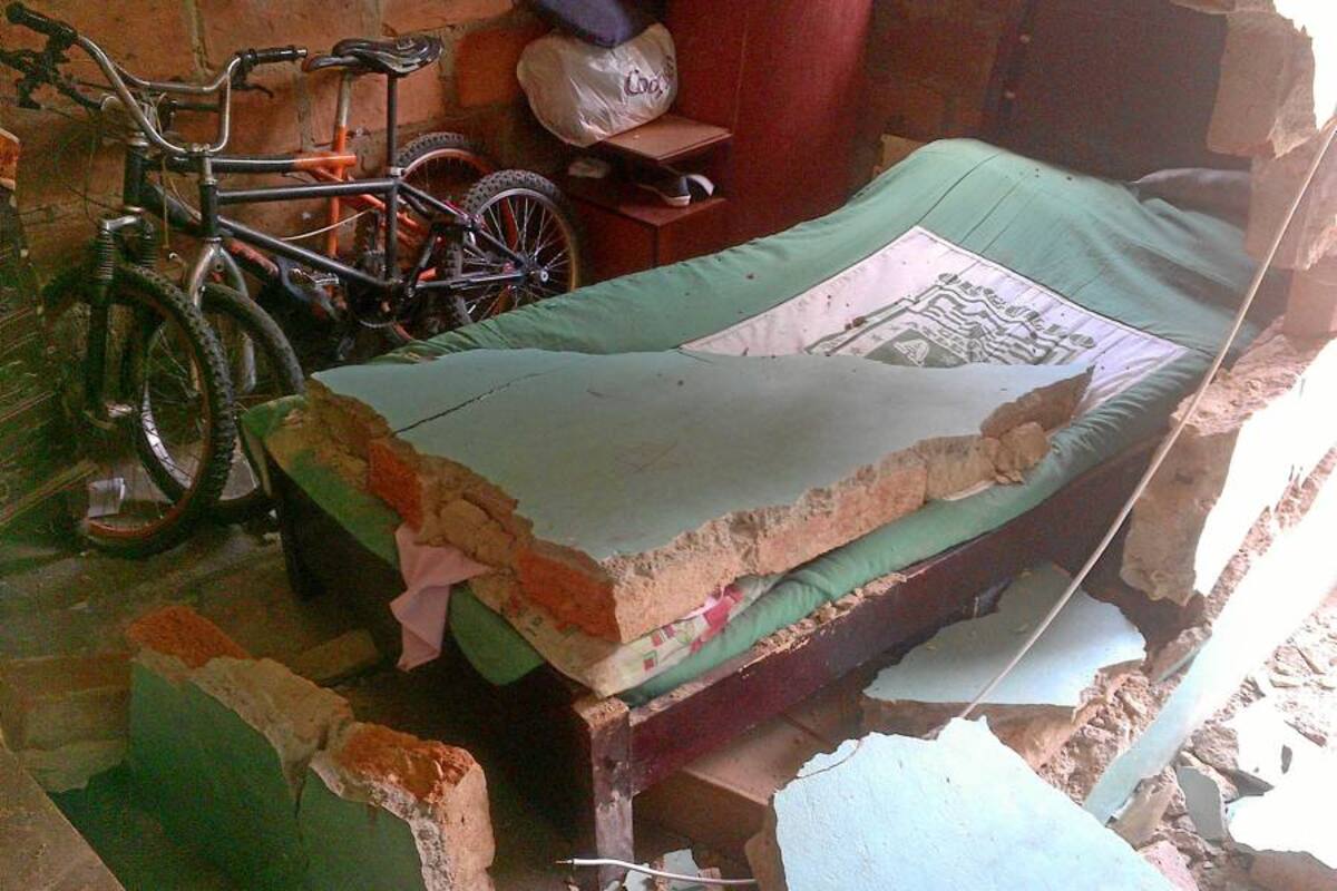 Por falla mecánica, vehículo ingresó en una vivienda en Girón (Foto: Julio Alvarado/ VANGUARDIA LIBERAL)
