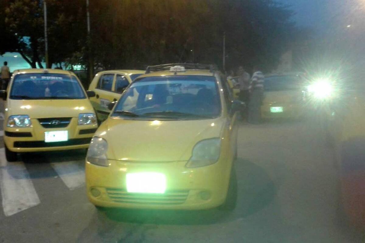 Finalizó protesta de taxistas en Bucaramanga (Foto: Milton Veloza / VANGUARDIA LIBERAL)