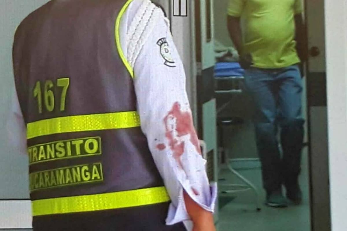 Motociclista le propinó una puñalada a un alférez en Bucaramanga (Foto: JULIO ALVARADO/VANGUARDIA LIBERAL)