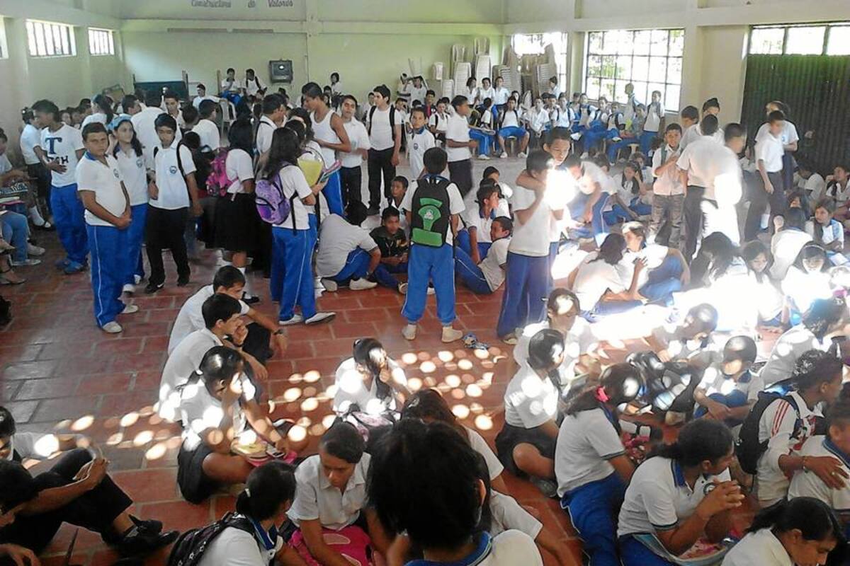 A paro 700 estudiantes de colegio público que no tienen servicio de agua (Foto: Foto Suministrada/VANGUARDIA LIBERAL)