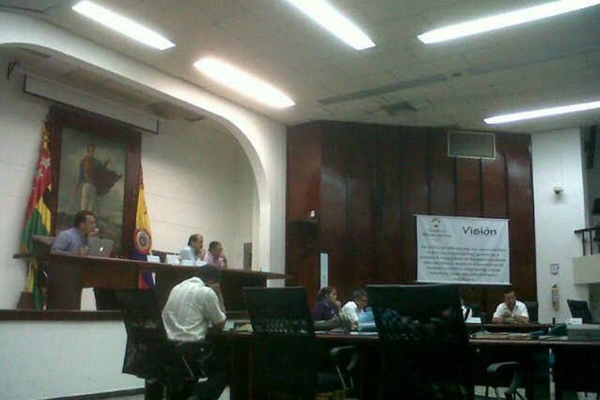 Gobernación afirma que se pavimentaron 242 km, Asamblea cuestiona obras (Foto: Diana Carolina León/VANGUARDIA LIBERAL)