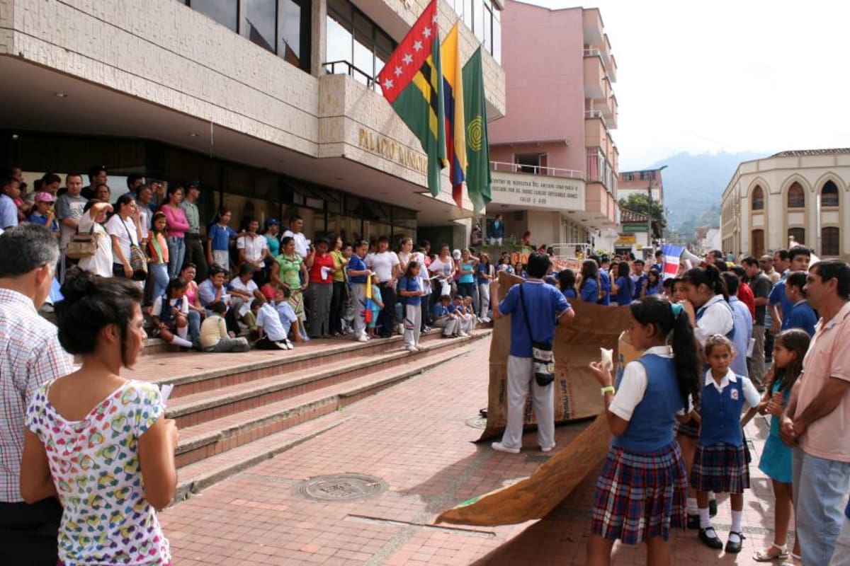 Colegio El Carmen de Bucaramanga no desalojará las instalaciones del plantel. (Foto: Mauricio Betancourt/VANGUARDIA LIBERAL)