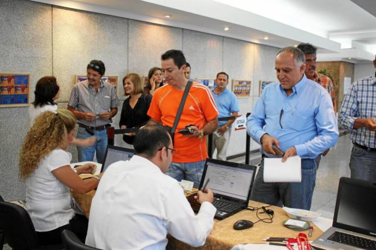 En completa normalidad se desarrollan elecciones en la Cámara de Comercio (Foto: Suministrada/ VANGUARDIA LIBERAL)