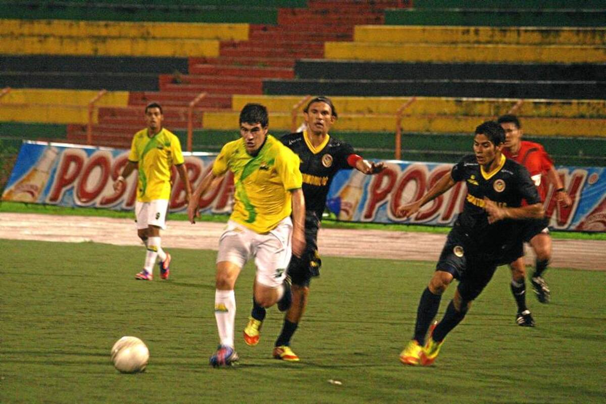 Empate 2-2 entre Bucaramanga y Uniautónoma (Foto: Marco Valencia/VanguardiaLiberal)