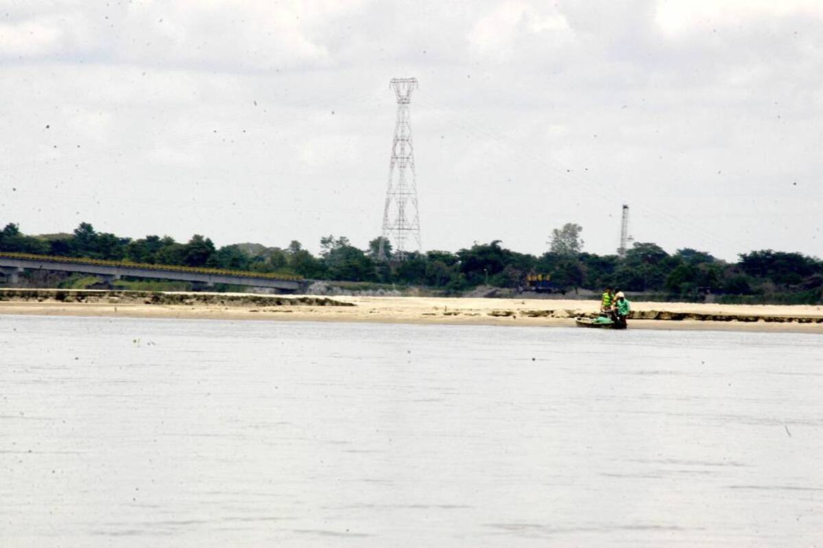 Así luce el río Magdalena entre el puerto de Barrancabermeja, y los puertos de Cantagallo y Puerto Wilches. (Foto: Edgar Pernett/ VANGUARDIA LIBERAL)