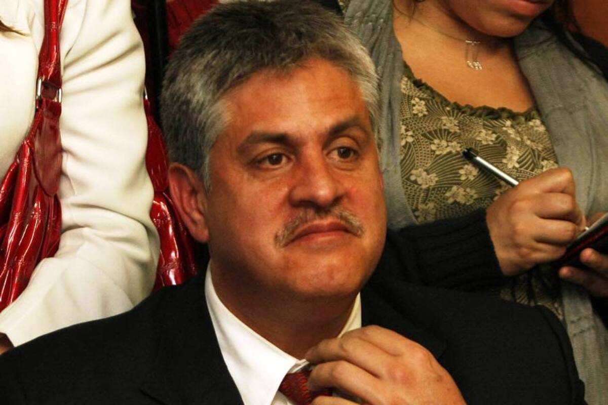 En este encuentro que tuvo lugar en el barrio Teusaquillo de Bogotá en la casa de la mamá del congresista, también participó Miguel Nule quien fue la persona encargada de contactarlo para que presentará el proyecto. (Foto: Colprensa / VANGUARDIA LIBERAL)