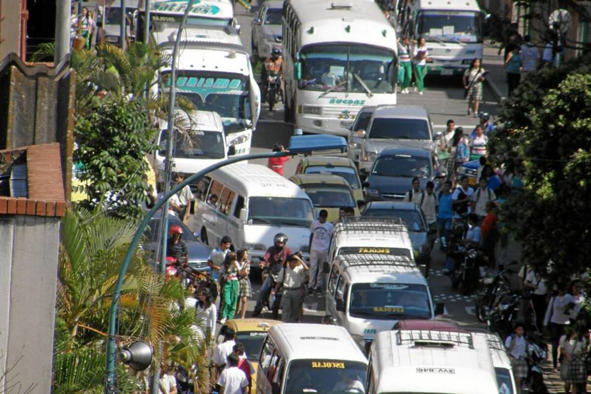 Los bumangueses se enfrentan al reto de llegar a sus destinos sin los vehículos a los que están habituados. (Foto: Archivo/Vanguardia Liberal)