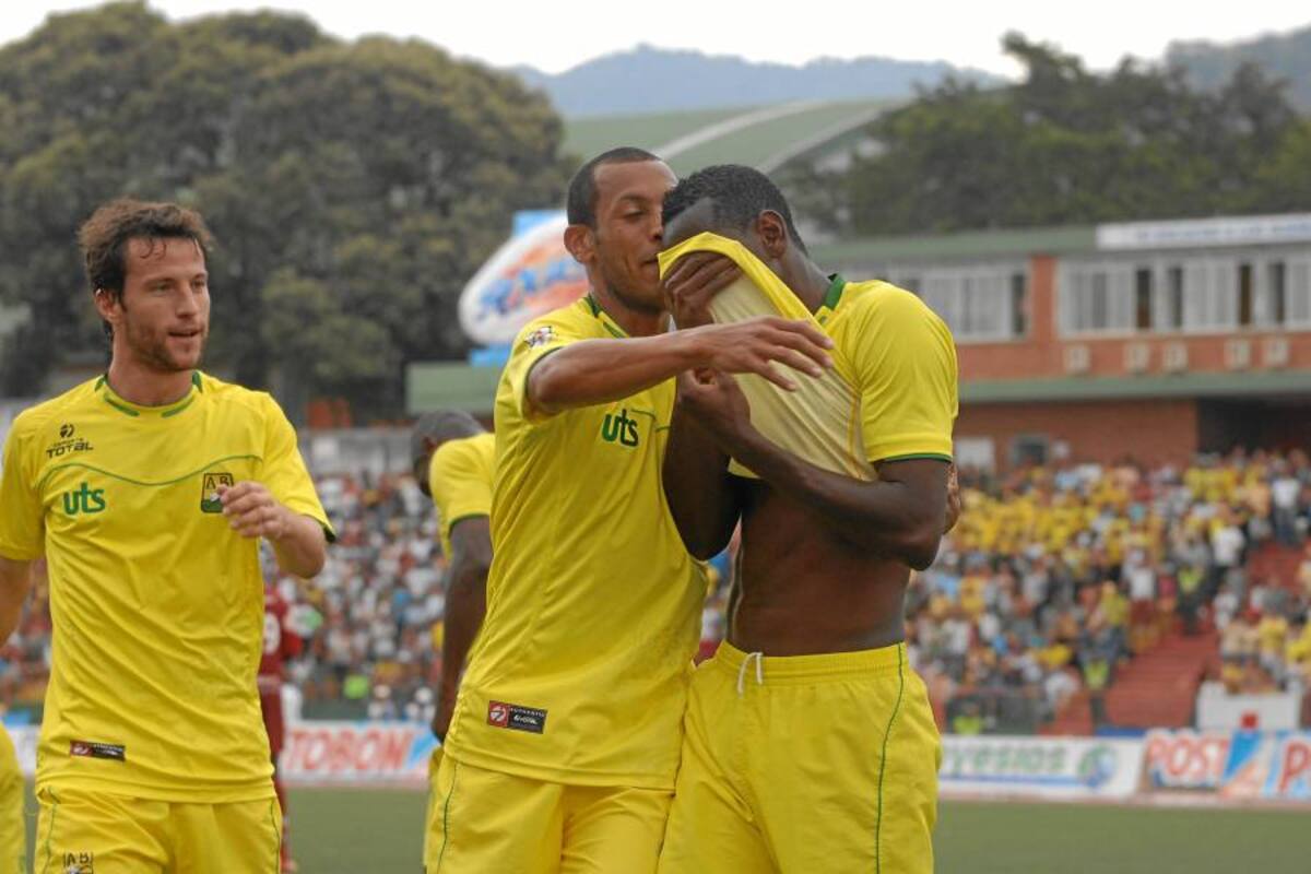 Bucaramanga perdió en su visita a Bogotá (Foto: JAIME DEL RÍO/VANGUARDIA LIBERAL)