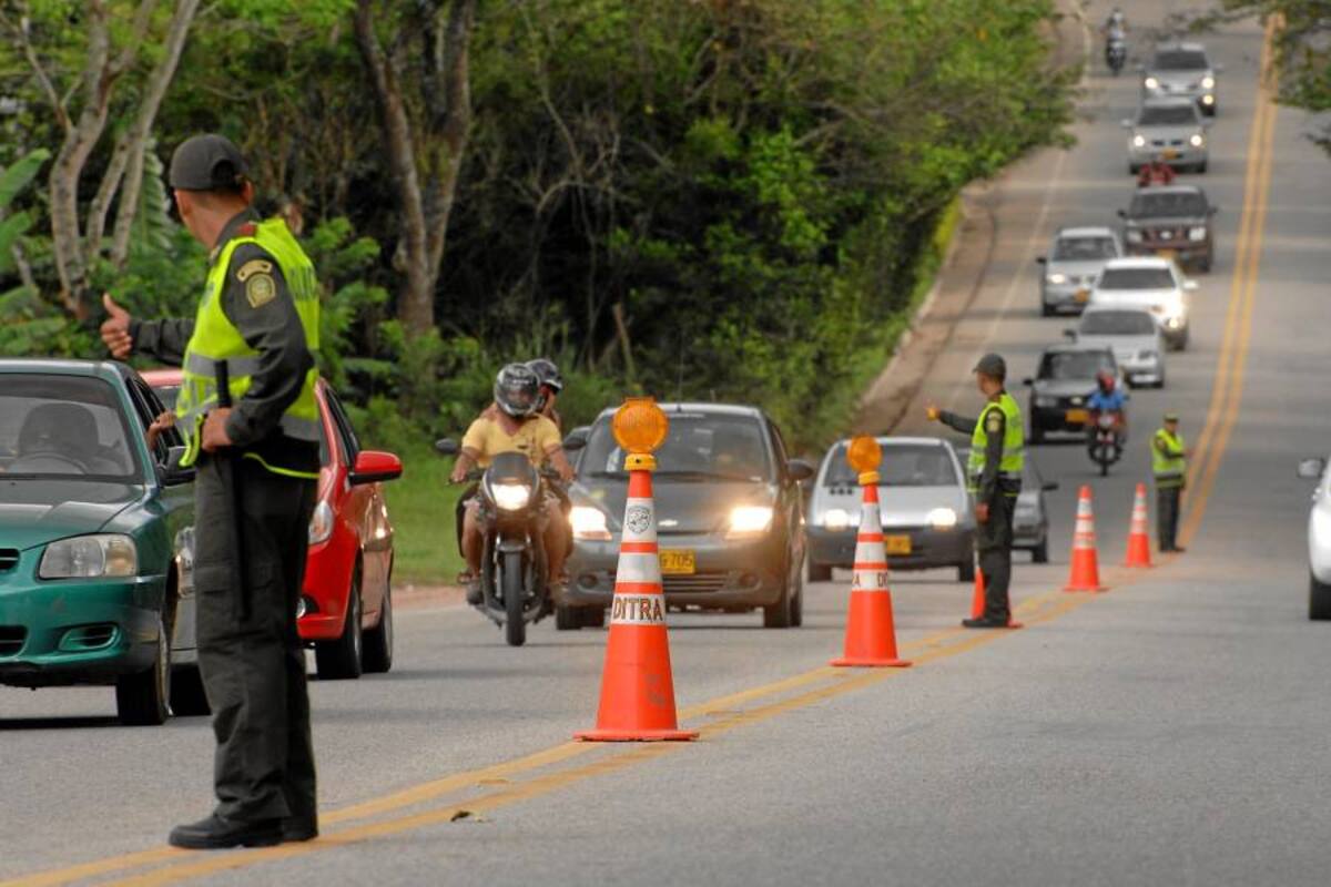 Diez mil Policías vigilan las carreteras nacionales en este puente festivo (Foto: Archivo/ VANGUARDIA LIBERAL)