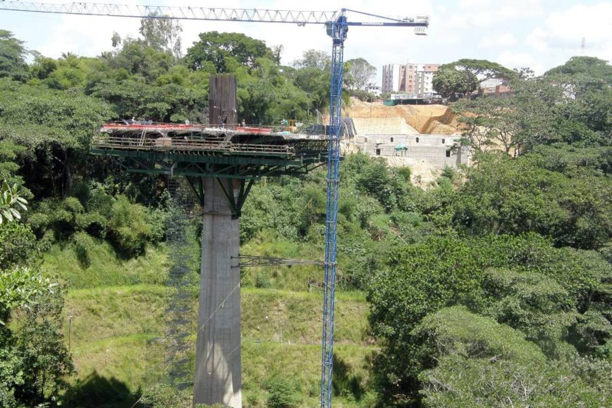 Alcaldía y contratistas definen este martes la suerte del Viaducto de la Novena (Foto: Archivo/VANGUARDIA LIBERAL)