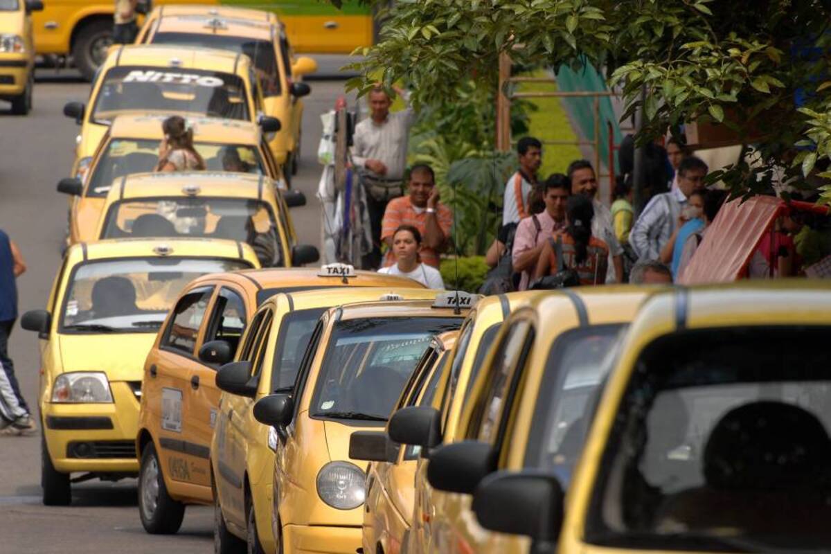 Tarifa mínima de taxi aumentaría 100 pesos en 2013 (Foto: Archivo/VANGUARDIA LIBERAL)