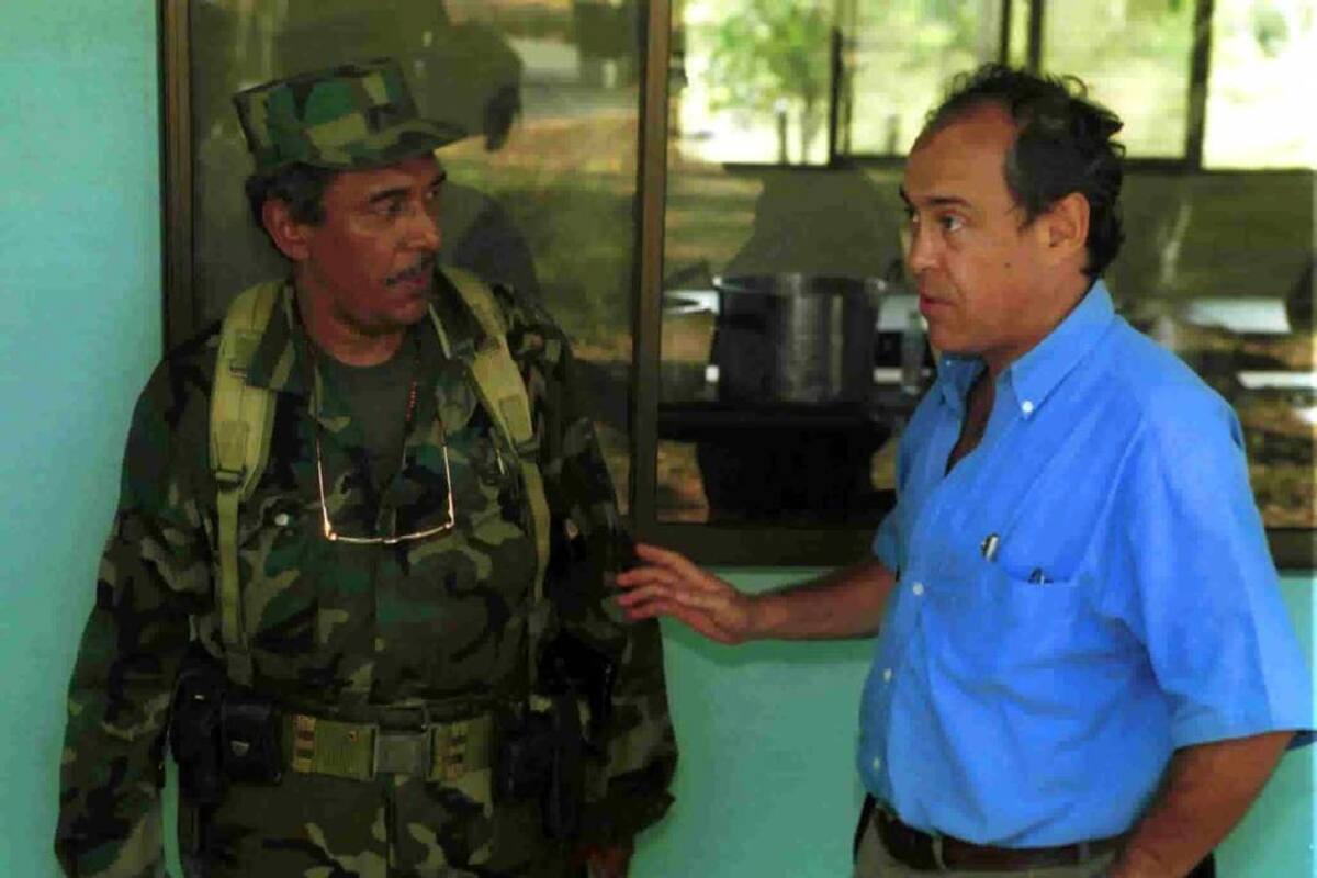 En la fotografía con el excomisionado de paz Camilo Gómez (Foto: Archivo/VANGUARDIA LIBERAL)